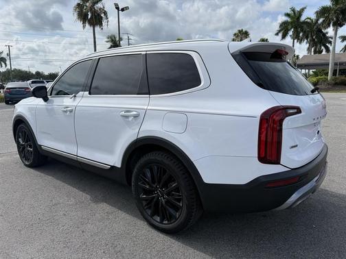 Glacial White Pearl 2022 Kia Telluride SX