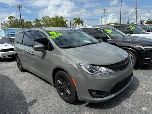 2020 Chrysler Pacifica Hybrid Limited