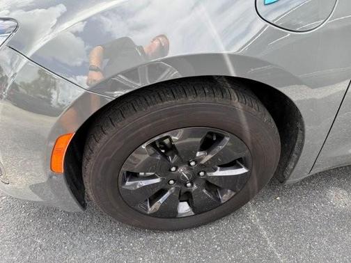 2020 Chrysler Pacifica Hybrid Limited