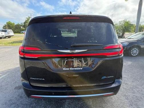 Black 2024 Chrysler Pacifica Hybrid Select