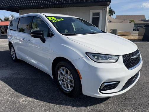 Bright White Clearcoat 2024 Chrysler Pacifica Touring L