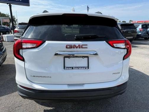 Summit White 2022 GMC Terrain SLE