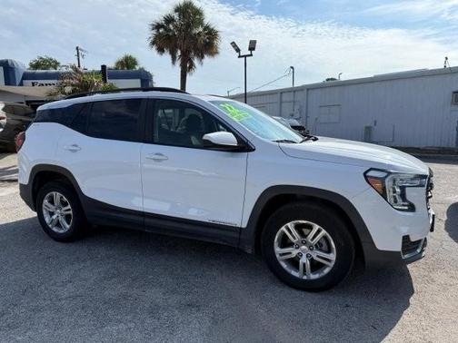 Summit White 2022 GMC Terrain SLE
