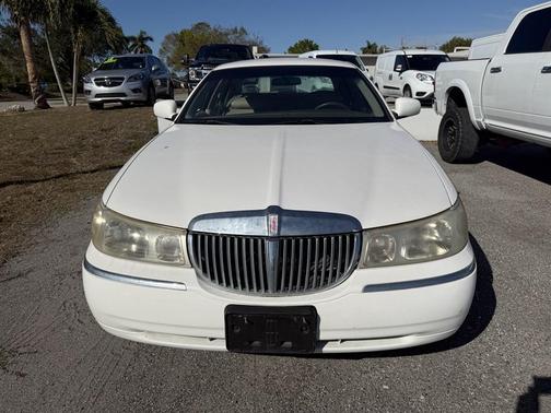 1999 Lincoln Town Car Executive