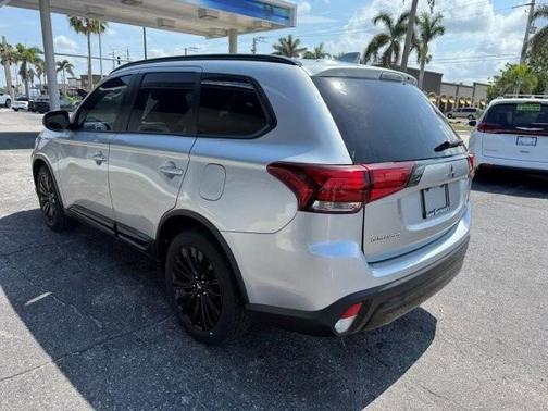 2020 Mitsubishi Outlander SE