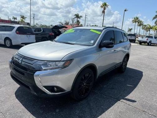 2020 Mitsubishi Outlander SE