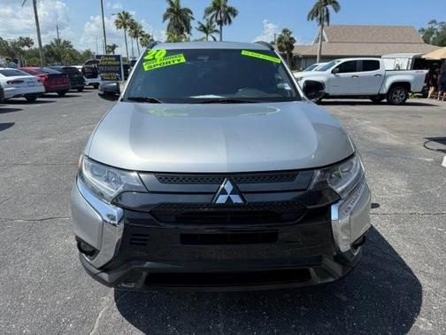 2020 Mitsubishi Outlander SE