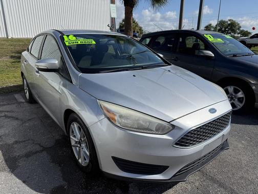 Ingot Silver 2016 Ford Focus SE