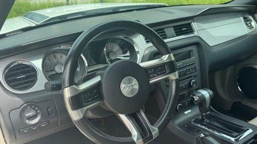 Performance White 2010 Ford Mustang Premium