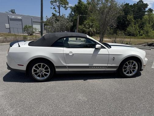 Performance White 2010 Ford Mustang Premium