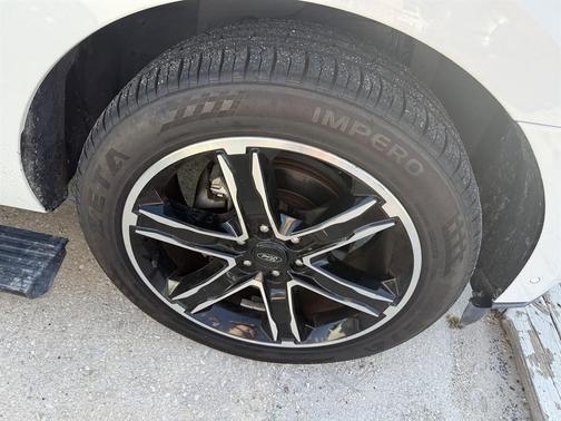 Star White Metallic Tri-Coat 2020 Ford Expedition Limited