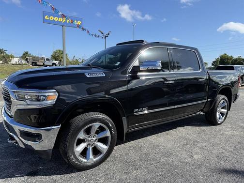 Diamond Black Crystal Pearlcoat 2019 RAM 1500 Limited