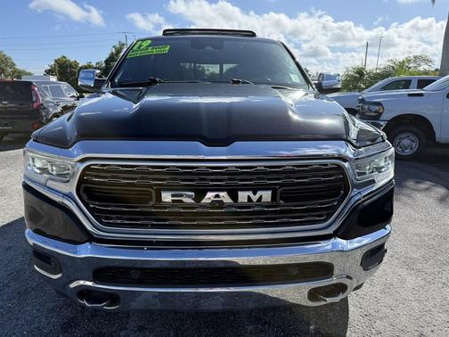 Diamond Black Crystal Pearlcoat 2019 RAM 1500 Limited