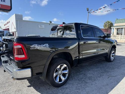 Diamond Black Crystal Pearlcoat 2019 RAM 1500 Limited