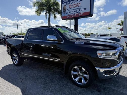 Diamond Black Crystal Pearlcoat 2019 RAM 1500 Limited