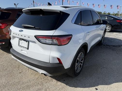 Oxford White 2022 Ford Escape SEL