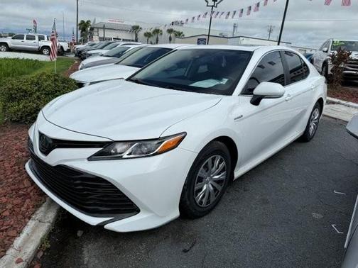 2019 Toyota Camry Hybrid XLE