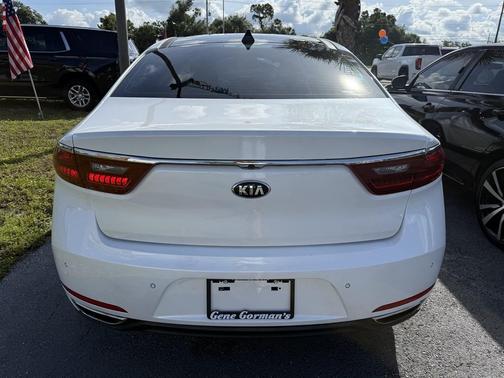 Snow White Pearl 2017 Kia Cadenza Premium