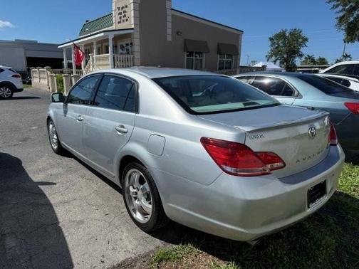 2005 Toyota Avalon XL