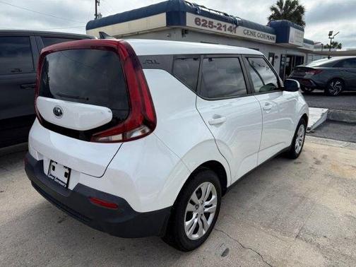 Snow White Pearl 2021 Kia Soul LX