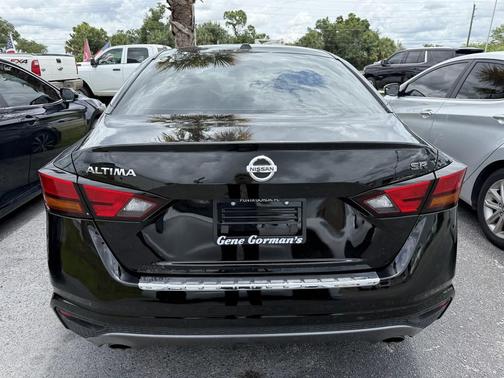 Super Black 2022 Nissan Altima SR FWD