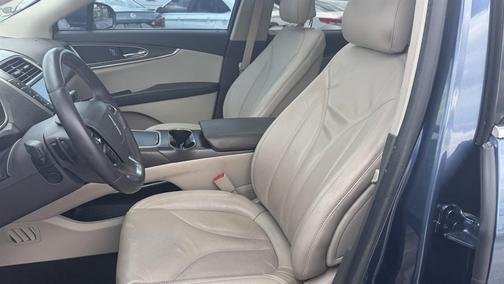 Blue Diamond Metallic 2019 Lincoln Nautilus Select