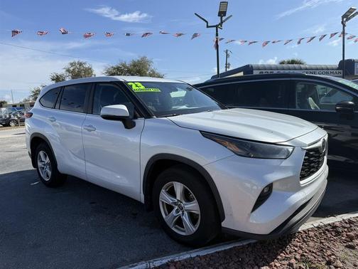 2023 Toyota Highlander LE