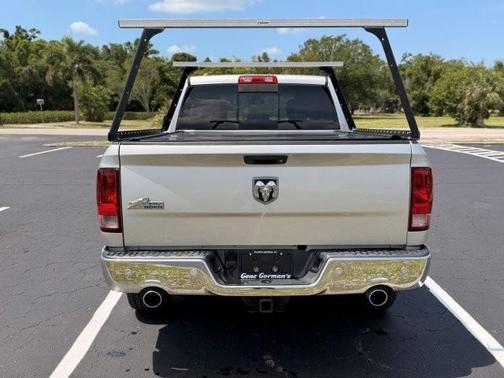 Bright Silver Metallic Clearcoat 2014 RAM 1500 SLT