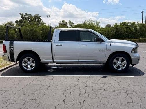 Bright Silver Metallic Clearcoat 2014 RAM 1500 SLT