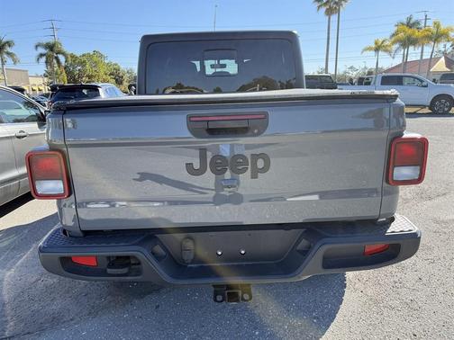 2022 Jeep Gladiator Sport S