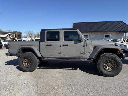 2022 Jeep Gladiator Sport S