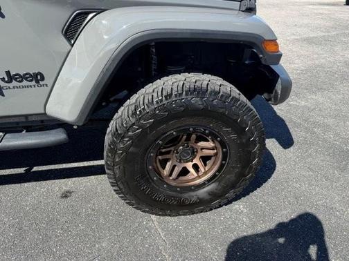 2022 Jeep Gladiator Sport S