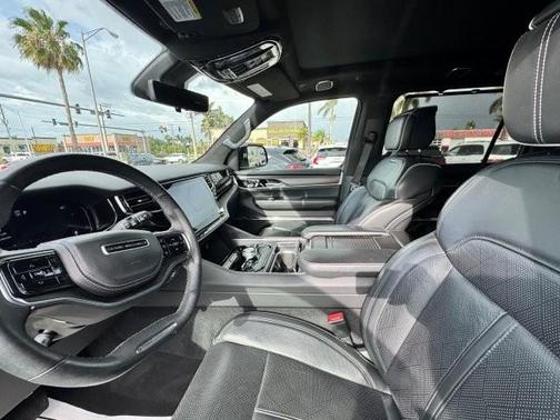 2024 Jeep Grand Wagoneer L Series II 4x4