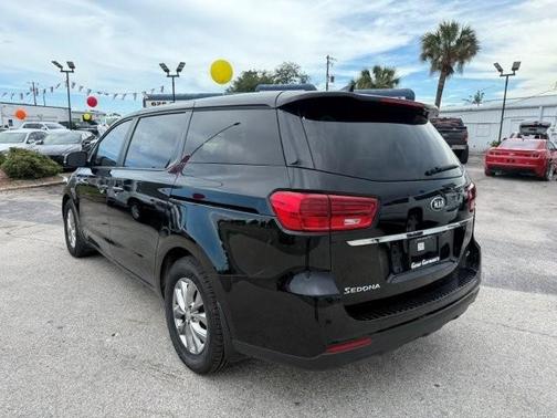 2021 Kia Sedona LX