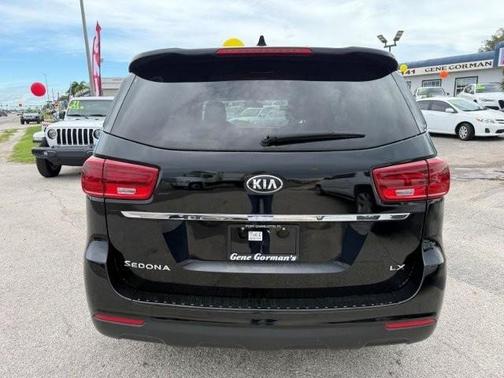 2021 Kia Sedona LX