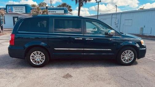 2012 Chrysler Town & Country Limited