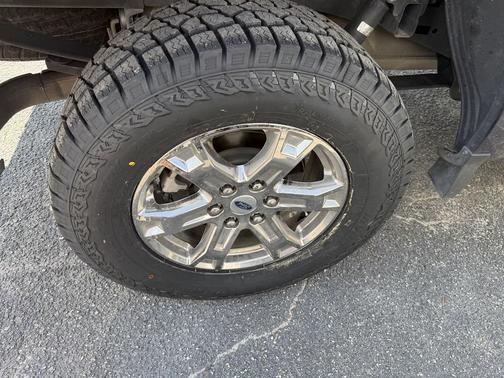 Smoked Quartz Metallic Tinted Clearcoat 2022 Ford F-150 Lariat