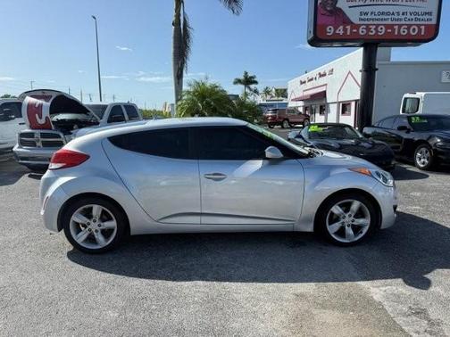 2015 Hyundai Veloster Base