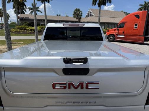 Quicksilver Metallic 2021 GMC Sierra 1500 SLT