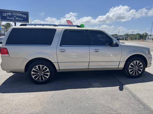 2017 Lincoln Navigator Select