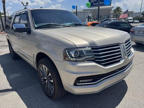 2017 Lincoln Navigator Select