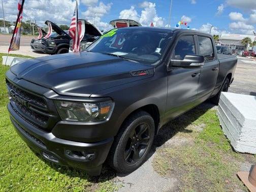 Diamond Black Crystal Pearlcoat 2022 RAM 1500 Classic Warlock Crew Cab 4x4 5'7' Box