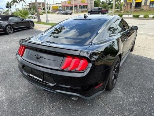 2021 Ford Mustang EcoBoost