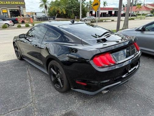 2021 Ford Mustang EcoBoost