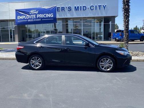 2017 Toyota Camry SE