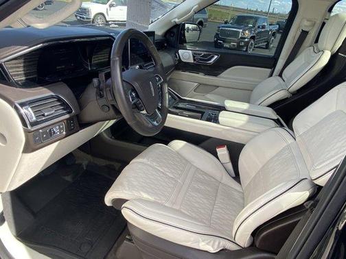 2022 Lincoln Navigator L Black Label