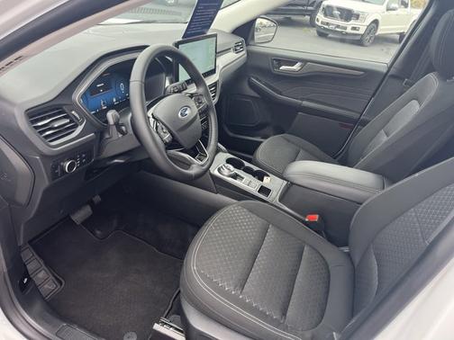 OXFORD WHITE 2025 Ford Escape ACTIVE