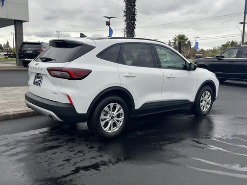 OXFORD WHITE 2025 Ford Escape ACTIVE