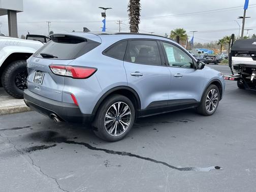 ICED BLUE SILVER METALLIC 2022 Ford Escape SE