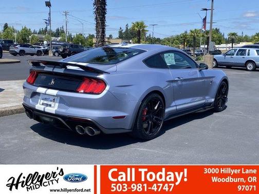 2022 Ford Shelby GT500 Base